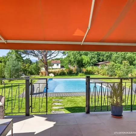 Aux Pins Bleus - With Private Pool & Close To Switzerland * Saint-Genis-Pouilly