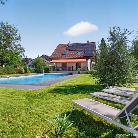 Aux Pins Bleus - With Private Pool & Close To Switzerland * Saint-Genis-Pouilly