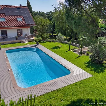 Aux Pins Bleus - With Private Pool & Close To Switzerland Saint-Genis-Pouilly