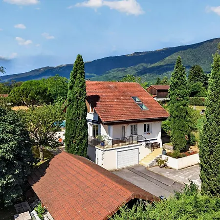 Aux Pins Bleus - With Private Pool & Close To Switzerland Appartement Saint-Genis-Pouilly